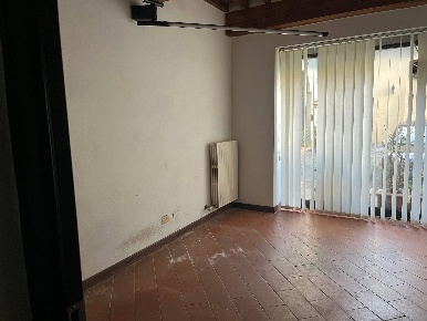 Foto Attività commerciale in Via La Nunziatina, Pisa Sant'Antonio di 80 m²