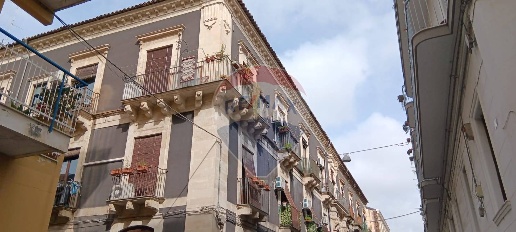 Foto Negozio in via Santissima Trinità, Catania Centro Storico di 157 m²