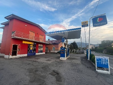 Foto Locale commerciale in VIA GIAN MARIA SCOTTI, Mapello Centro di 103 m²