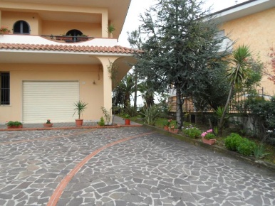 Foto Laboratorio in Via Roma, Acquaviva Picena di 250 m² in affitto