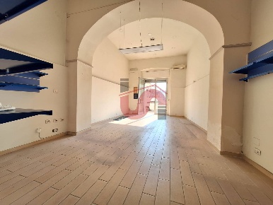 Foto Locale commerciale in Via Gaetano Rummo, Benevento Centro Storico