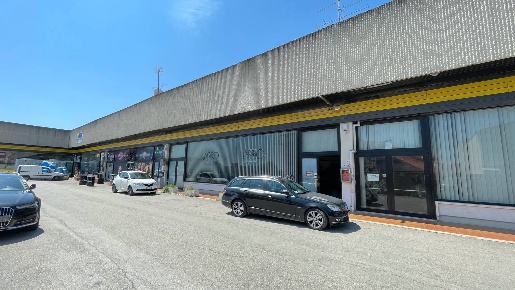 Foto Locale commerciale in Via Giuseppe Fioravanti, Porto d'Ascoli