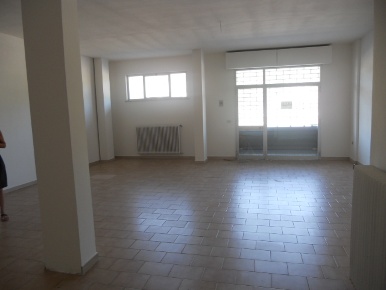 Foto Locale commerciale in Via Roma, Martinsicuro Villa Rosa di 125 m²