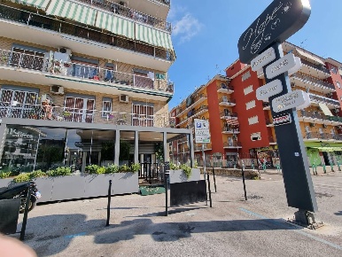 Foto Attività commerciale a Marigliano di 80 m² in vendita