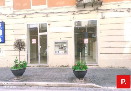 Foto Locale commerciale in via alois, Caserta Corso Trieste di 95 m²