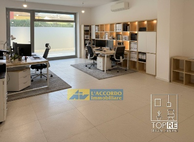 Foto Ufficio in via Sulmona, Chieti Chieti Scalo di 52 m² con 1 locali