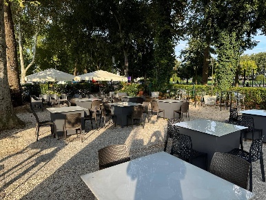 Foto Bed and Breakfast in piazza virgiliana, Mantova di 1200 m² in vendita