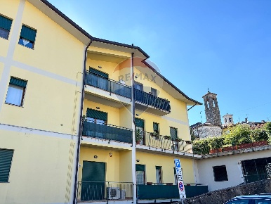 Foto Ufficio in via Trentini, Clivio di 88 m² con 3 locali in vendita