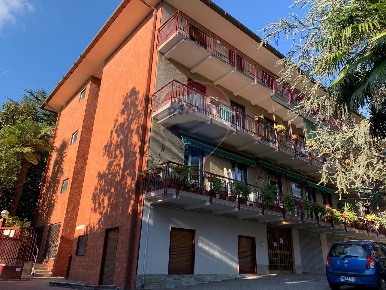 Foto Ufficio in Via Bicocca, Varese Sant'Ambrogio di 79 m² con 2 locali