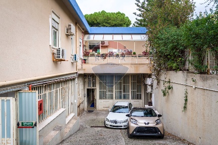 Foto Magazzino in Via Eduardo Calandra, Palermo San Lorenzo di 243 m²