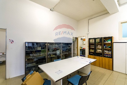 Foto Magazzino in Via Eduardo Calandra, Palermo San Lorenzo di 243 m²