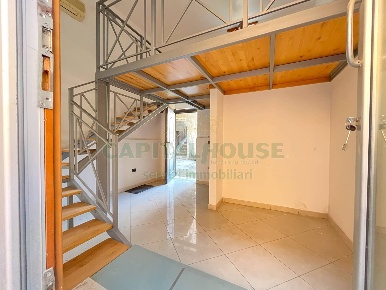 Foto Locale commerciale a Casapulla di 17 m² con 1 locali in vendita