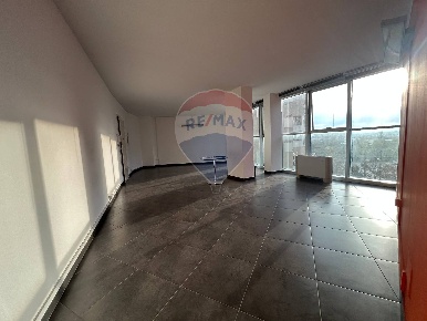 Foto Ufficio in Via Pappacena, Bari Poggiofranco di 90 m² con 2 locali
