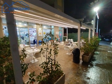 Foto Attività commerciale in Via Ammiraglio Rizzo, Palermo di 120 m²