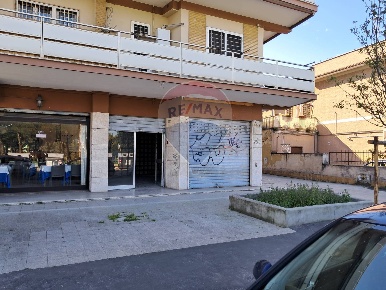 Foto Attività commerciale in Via Di Torrevecchia, Roma Torrevecchia