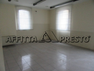 Foto Ufficio a Forlì Viale Vittorio Veneto di 600 m² in affitto