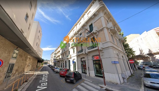 Foto Locale commerciale in centro, Campobasso Centro di 420 m² con 1 locali