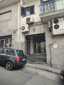 Foto Negozio a Paternò di 95 m² con 6 locali in vendita