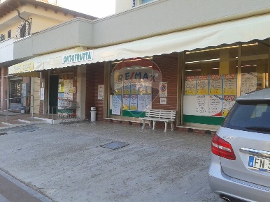 Foto Locale commerciale in Via Ariosto, Comacchio Lido degli Estensi