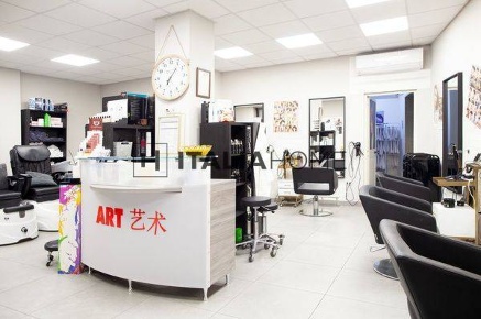 Foto Locale commerciale in Viale Sant'avendrace, Cagliari di 92 m²