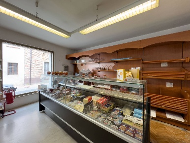 Foto Attività commerciale in Piazza Libertà, Remedello Remedello Di Sopra