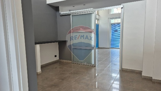 Foto Locale commerciale in via Gramsci, Triggiano di 50 m² in vendita