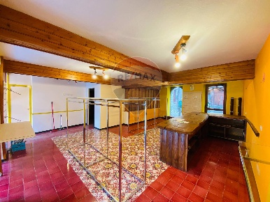 Foto Negozio in PIAZZA DEL MERCATO, Santo Stefano d'Aveto Centro di 94 m²