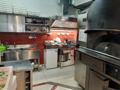 Foto Attività commerciale in Via Vittorio Veneto, Pisa Pratale di 80 m²