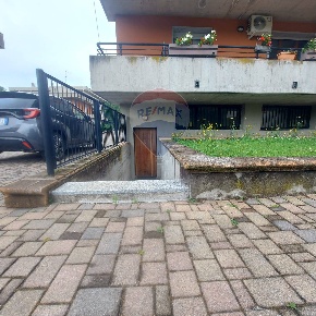Foto Laboratorio in Via Fratelli De Grandi, Varese Bizzozzero di 360 m²