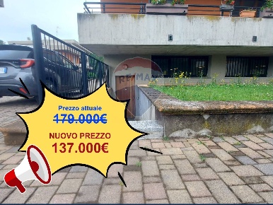 Foto Laboratorio in Via Fratelli De Grandi, Varese Bizzozzero di 360 m²