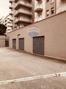 Foto Locale commerciale in VIA NARICI, Alcamo Semicentro di 860 m²