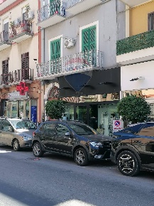Foto Locale commerciale in Via Pasubio, Bari Carrassi di 50 m² con 2 locali