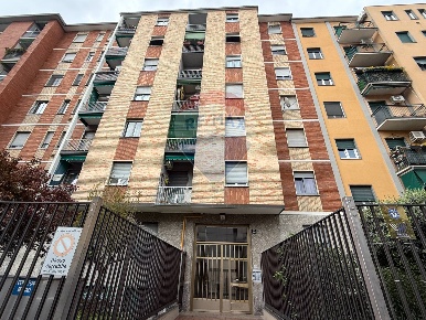 Foto Laboratorio in Via Sarzana, Milano Istria di 55 m² con 2 locali