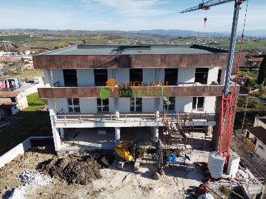 Foto Locale commerciale in Contrada Colle delle Api, Campobasso di 320 m²