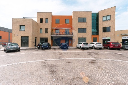 Foto Ufficio in piazza allende, Pescara Tiburtina di 40 m² con 1 locali