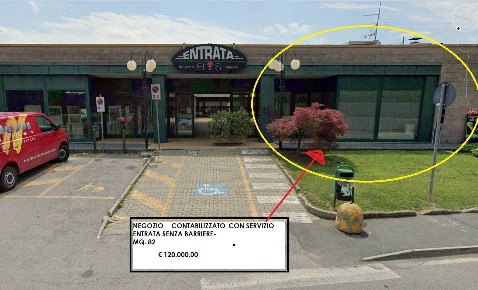 Foto Negozio in via don felice ballabio, Albavilla di 82 m² con 1 locali
