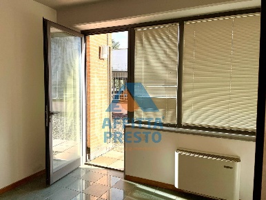 Foto Ufficio a Lucca di 140 m² con 4 locali in affitto