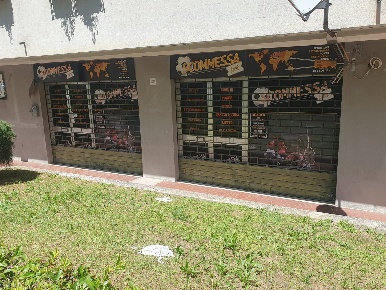 Foto Locale commerciale in Via Tripoti, Teramo Centro di 80 m² con 1 locali
