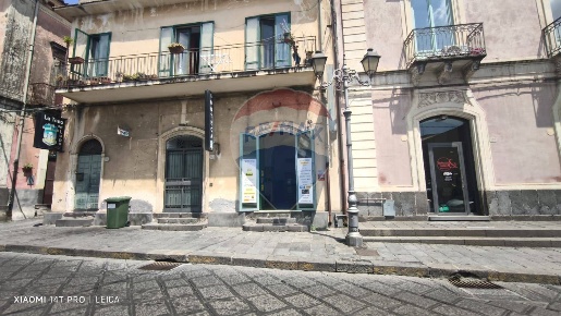 Foto Attività commerciale in Corso Ara Di Giove, Pedara Centro di 60 m²