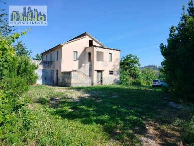 Foto Agriturismo in Strada Provinciale, Castignano di 216 m² con 3 locali