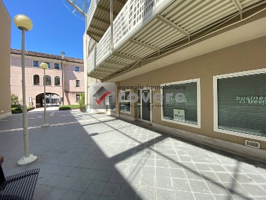 Foto Ufficio a Treviso Santa Maria del Rovere di 181 m² con 4 locali