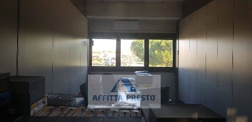 Foto Attività commerciale a San Miniato di 1200 m² con 6 locali in vendita
