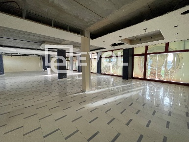 Foto Locale commerciale in VIA SERENISSIMA, Marano Lagunare di 264 m²