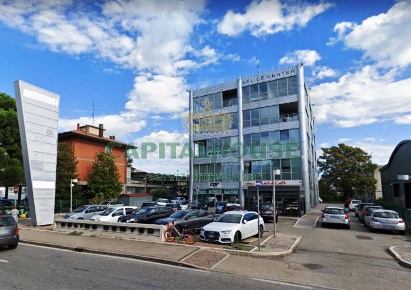 Foto Ufficio a Imola Zona Industriale, Casola Canina di 290 m² con 9 locali