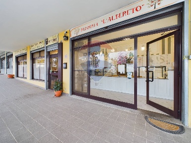 Foto Locale commerciale in Via Pio la Torre, Formello di 100 m² in vendita
