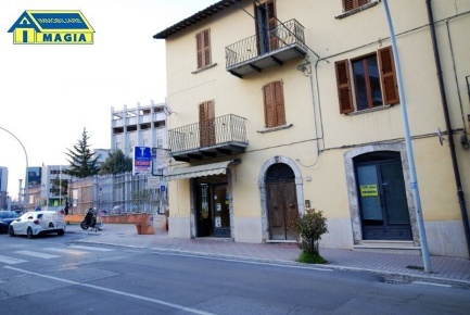 Foto Locale commerciale a Ascoli Piceno di 53 m² con 3 locali in vendita