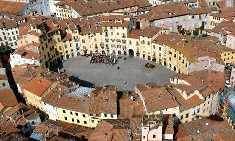 Foto Attività commerciale in Via Nuova, Lucca di 60 m² con 1 locali