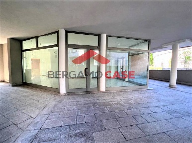 Foto Ufficio in Via Baschenis, Bergamo Stazione di 60 m² con 1 locali