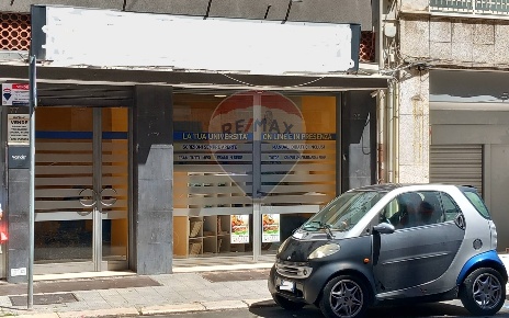 Foto Locale commerciale in Via Nicolai, Bari Murat di 171 m² con 1 locali