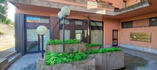 Foto Locale commerciale in via Garibaldi, Albizzate di 47 m² con 1 locali